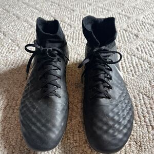 Mens Nike Magista Size  9.5  Soccer Cleats Football  USED